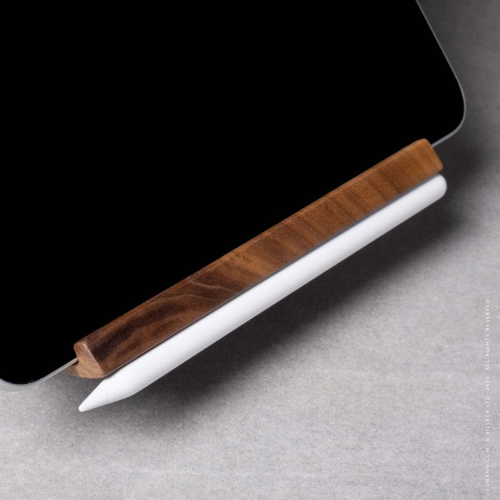 01-iPad-Stand-Walnut-Yohann-P1-square-Apple-Pencil-1 mob-view