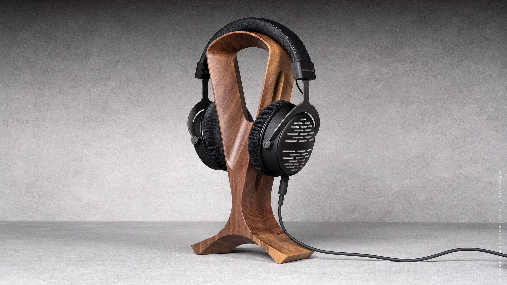 Audiophile Headphone Stand – YOHANN