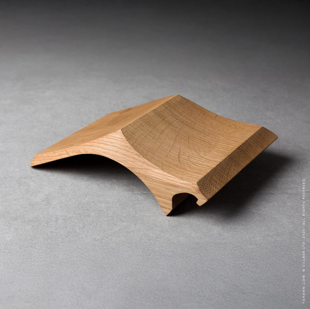 08-MacBook-Stand-oak-Yohann-B1-square-wood-2 mob-view