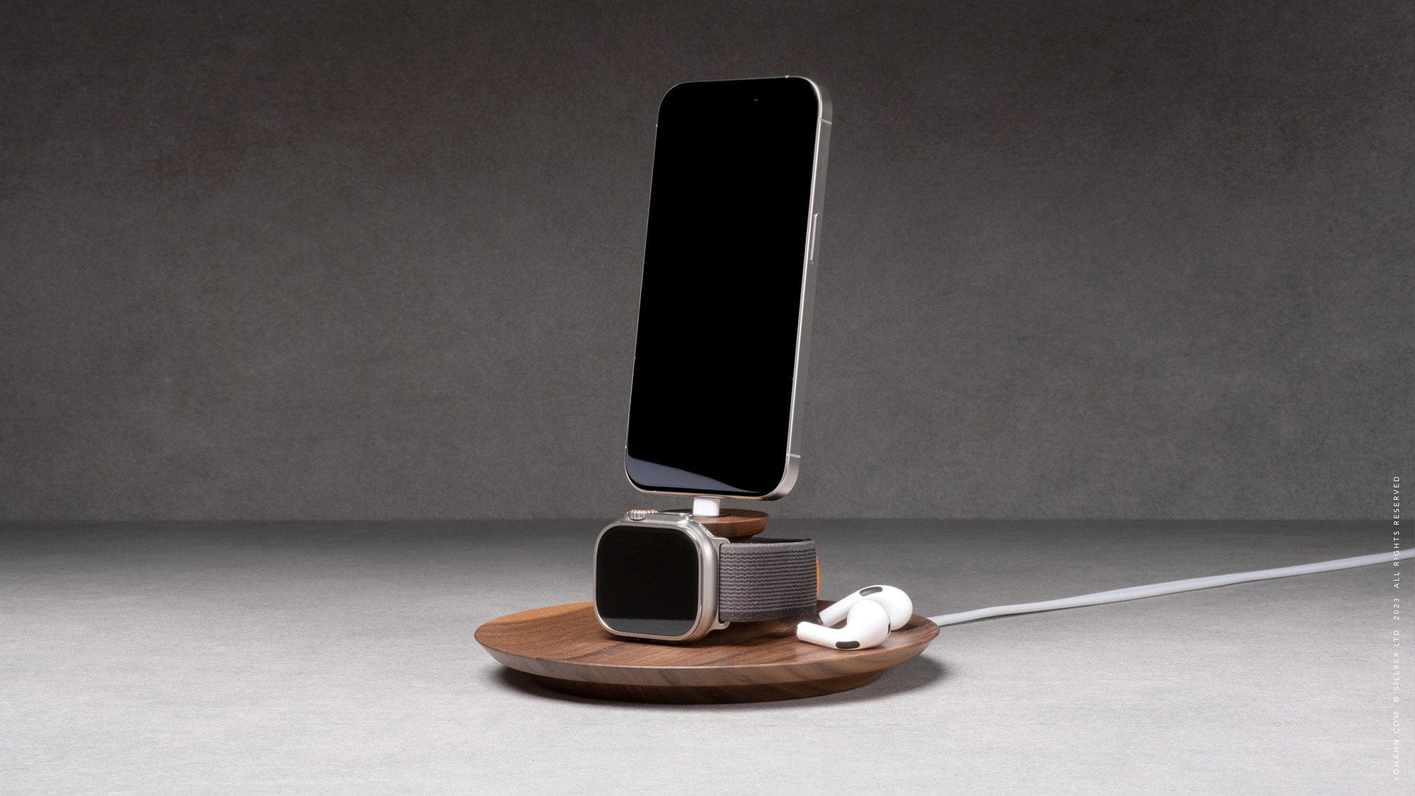 iPhone & Apple Watch Charging Station Wood – YOHANN