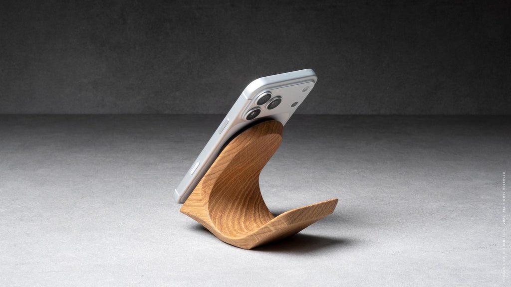 iPhone Stand Wood – YOHANN
