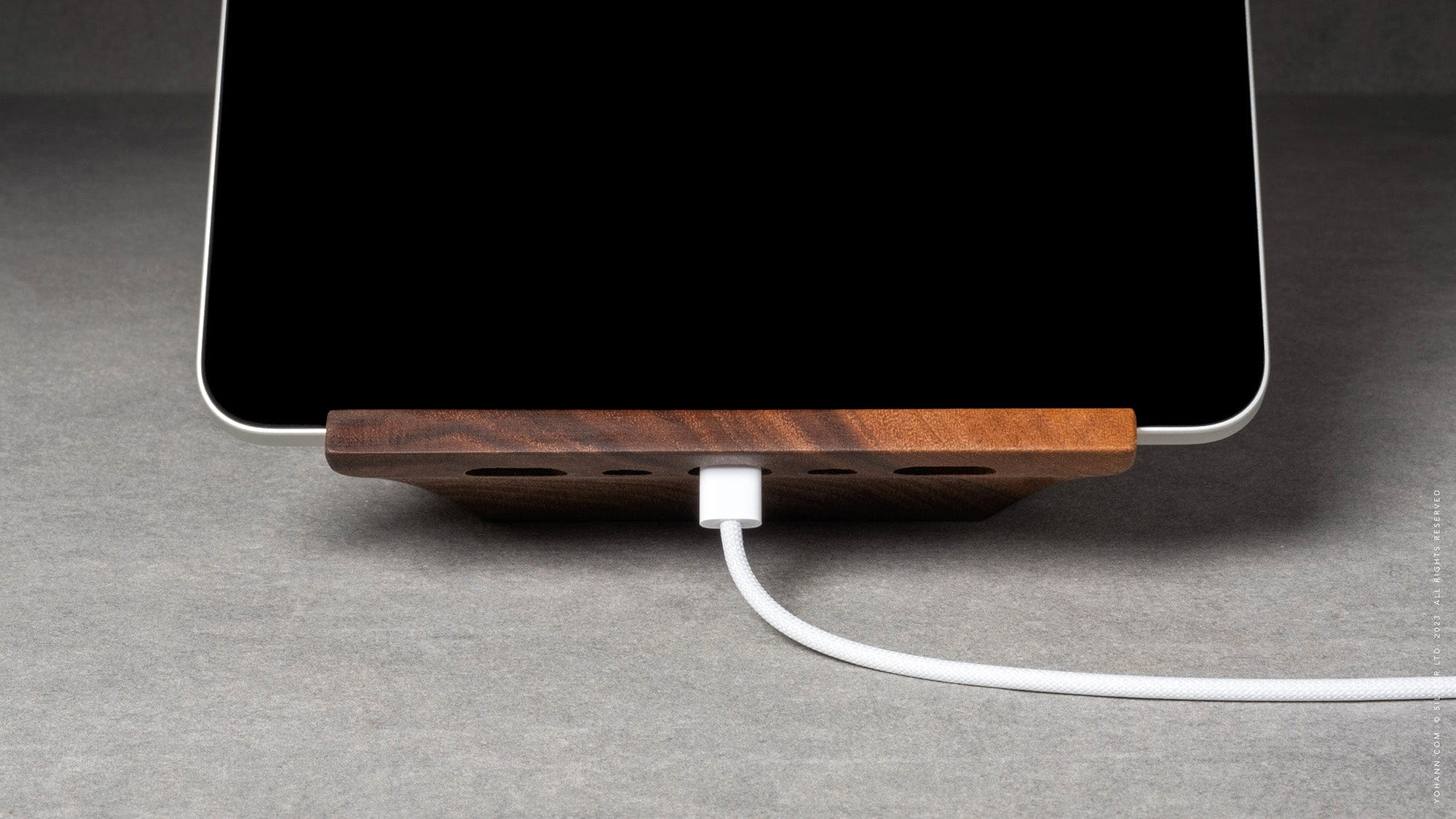 iPhone & Apple Watch Charging Station Wood – YOHANN