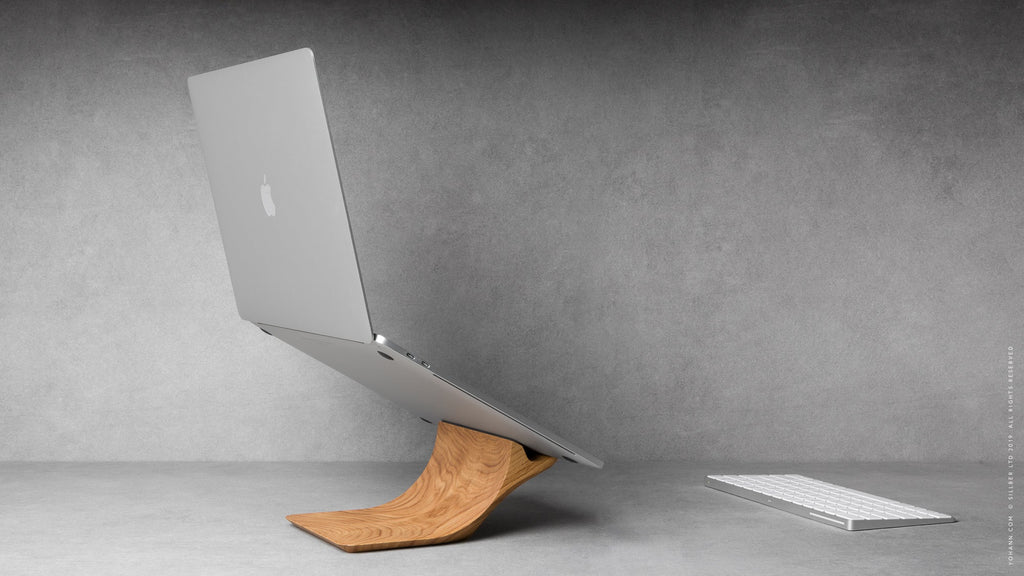 Macbook Ständer aus Holz Eiche von Yohann